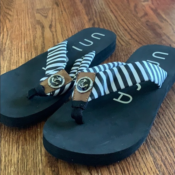 Sandals - Picture 2 of 4